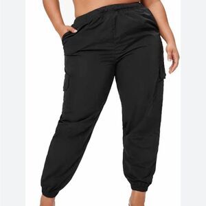 Good American ESSENTIAL NYLON CARGO PANTS Black Size 3 / Size Large